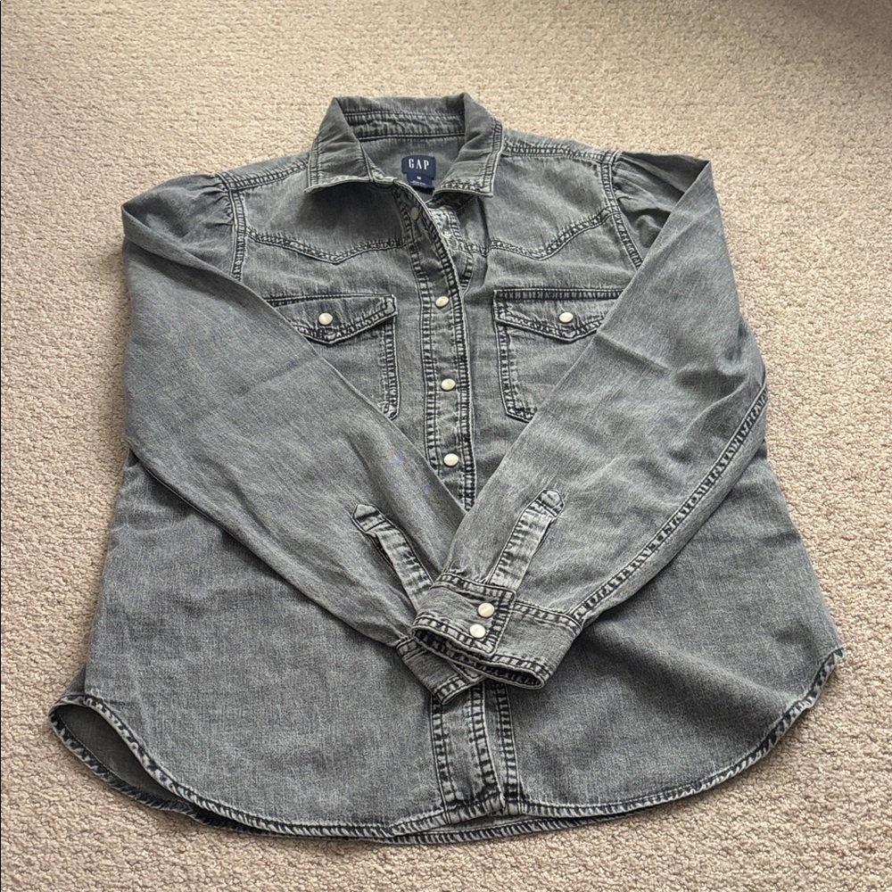 Gap Denim Button Down l Size M